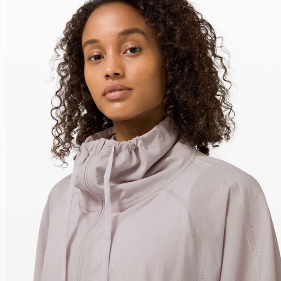 Lululemon New Rituals Jacket in Iced Iris - Picture 5 of 9
